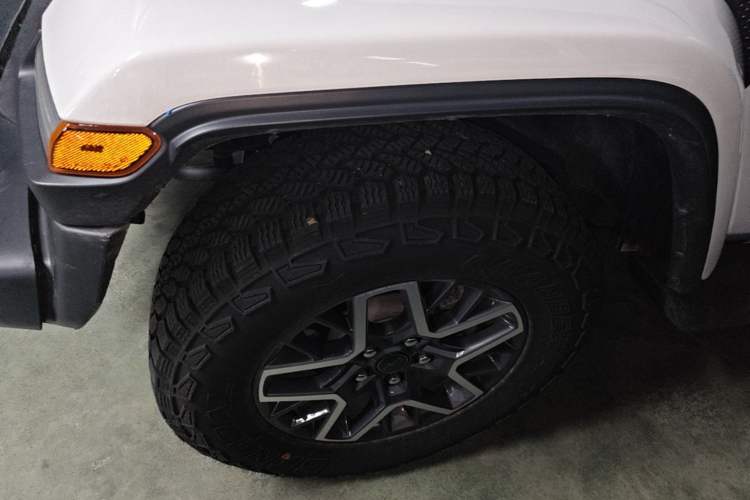Used Jeep Wrangler 2024 2.0T Sahara Four-Door Edition Exterior 4