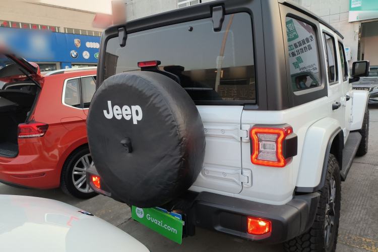 Used Jeep Wrangler 2024 2.0T Sahara Four-Door Edition Exterior 4