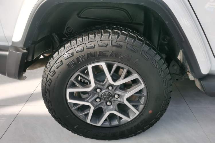 Used Jeep Wrangler 2024 2.0T Sahara Four-Door Edition Exterior 8