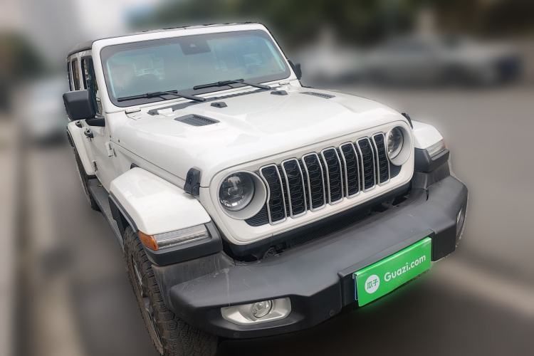 Used Jeep Wrangler 2024 2.0T Sahara Four-Door Edition Front Right 45 Deg