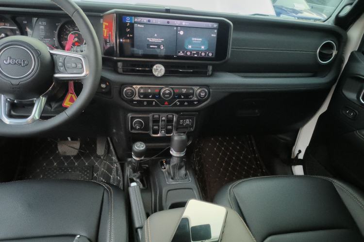 Used Jeep Wrangler 2024 2.0T Sahara Four-Door Edition Gear Lever