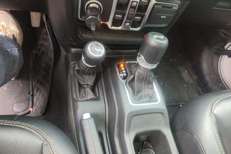 Used Jeep Wrangler 2024 2.0T Sahara Four-Door Edition Gear Lever