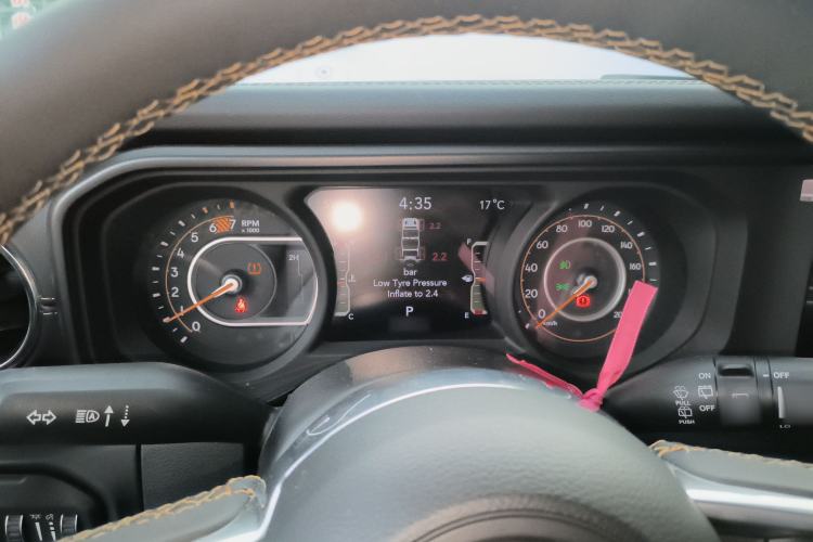 Used Jeep Wrangler 2024 2.0T Sahara Four-Door Edition Instrument Cluster