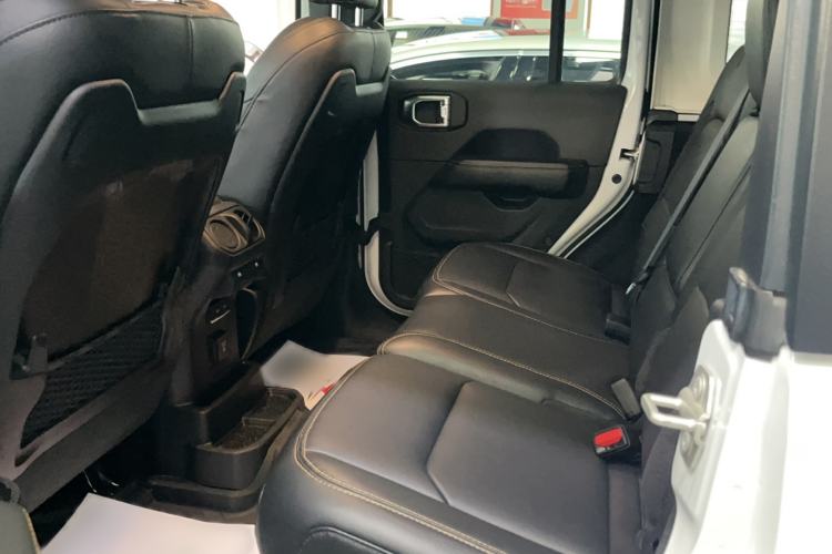 Used Jeep Wrangler 2024 2.0T Sahara Four-Door Edition Interior 1