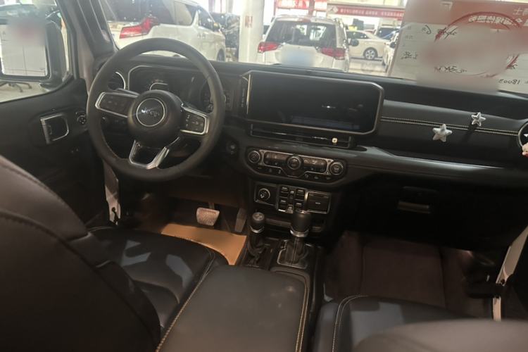 Used Jeep Wrangler 2024 2.0T Sahara Four-Door Edition Interior 1