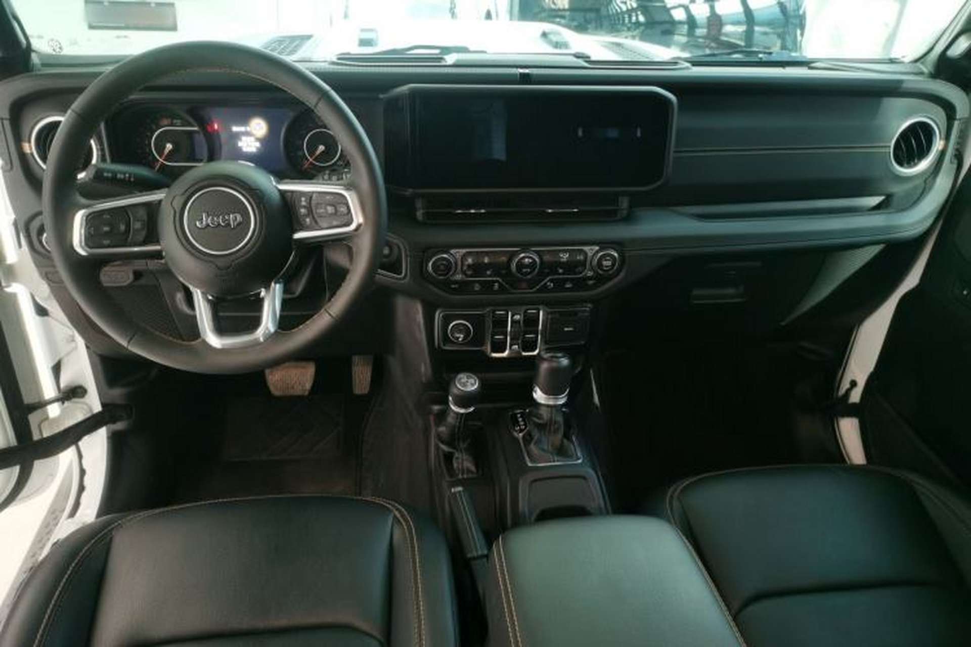 Used Jeep Wrangler 2024 2.0T Sahara Four-Door Edition Interior 2