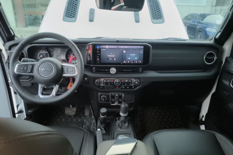 Used Jeep Wrangler 2024 2.0T Sahara Four-Door Edition Interior 2