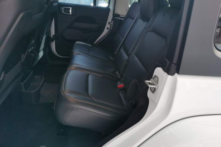 Used Jeep Wrangler 2024 2.0T Sahara Four-Door Edition Interior 4