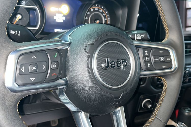 Used Jeep Wrangler 2024 2.0T Sahara Four-Door Edition Interior 6