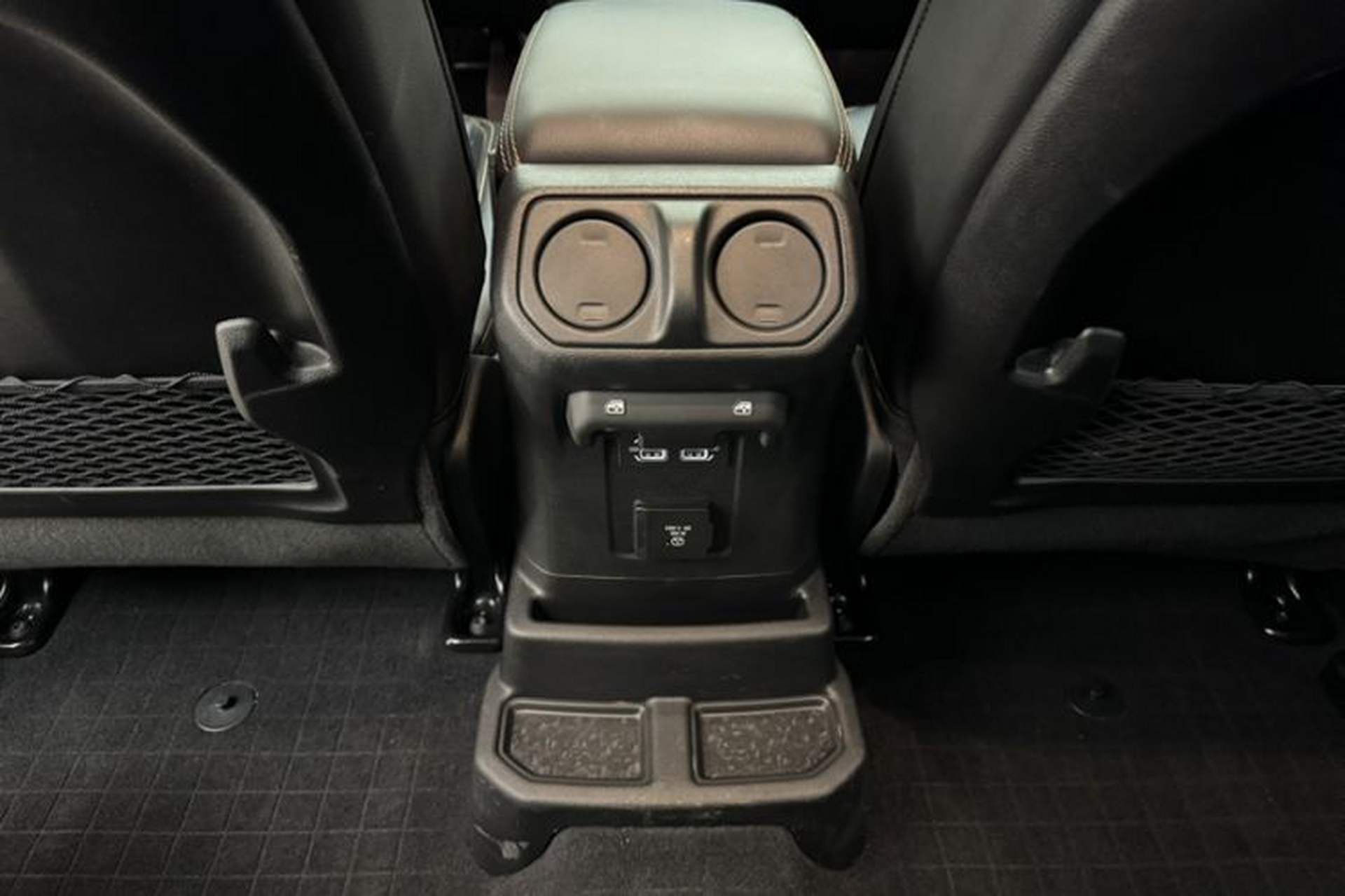 Used Jeep Wrangler 2024 2.0T Sahara Four-Door Edition Interior 7