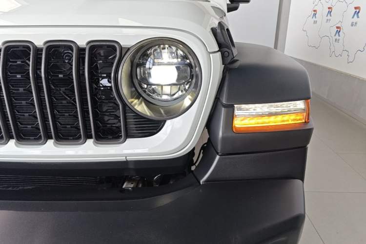 Used Jeep Wrangler 2024 2.0T Robin Hood Four-Door Edition Left Front Headlight