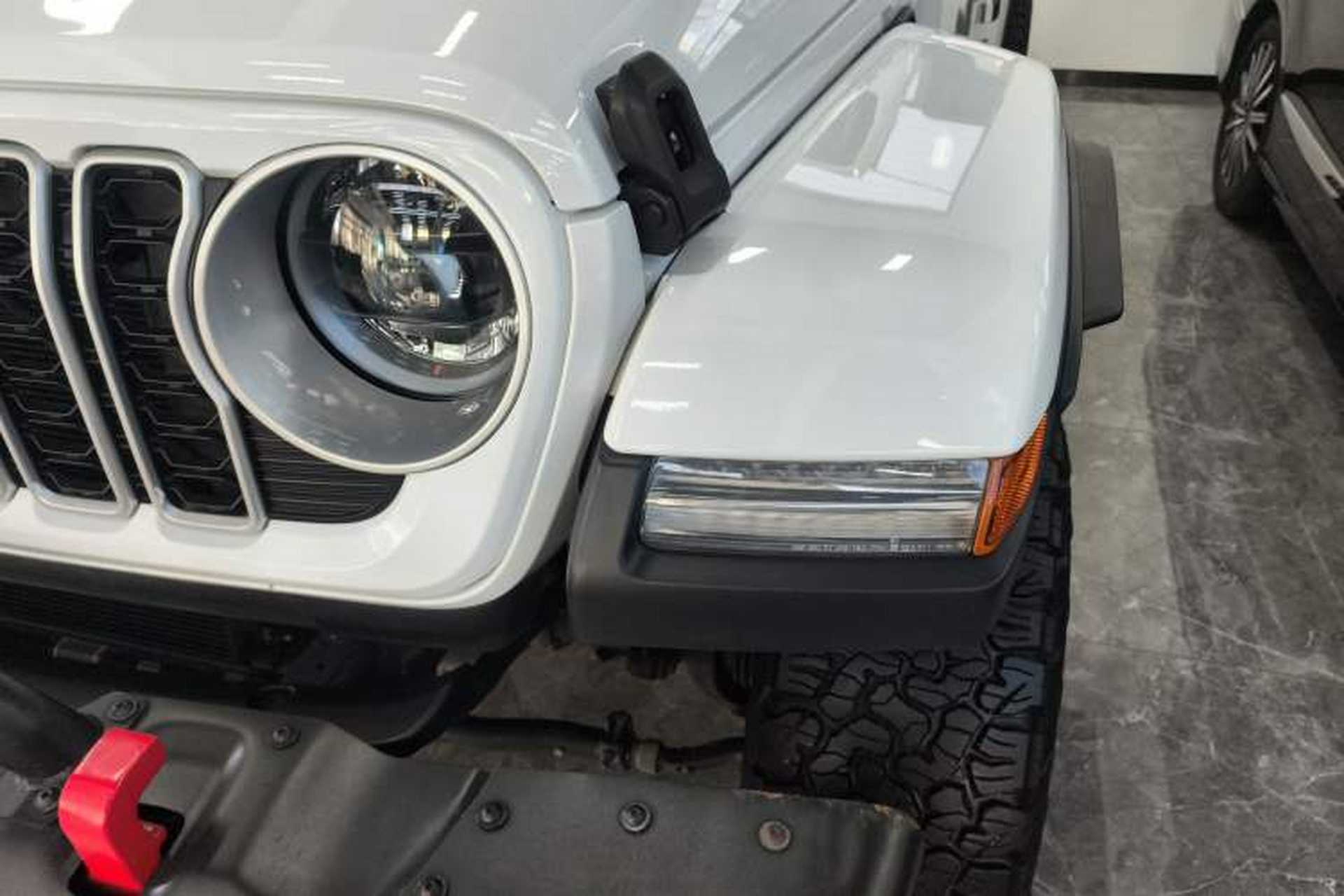 Used Jeep Wrangler 2024 2.0T Sahara Four-Door Edition Left Front Headlight