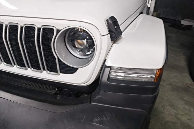Used Jeep Wrangler 2024 2.0T Sahara Four-Door Edition Left Front Headlight