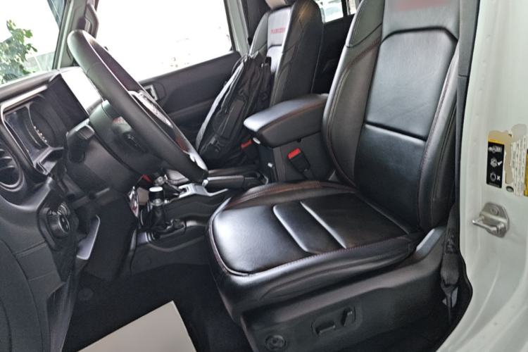 Used Jeep Wrangler 2024 2.0T Robin Hood Four-Door Edition Left Front Seat