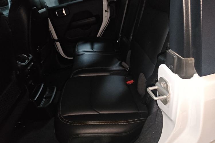 Used Jeep Wrangler 2024 2.0T Sahara Four-Door Edition Left Rear Seat