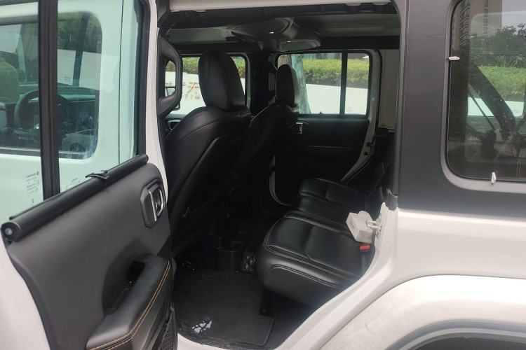 Used Jeep Wrangler 2024 2.0T Sahara Four-Door Edition Left Rear Seat
