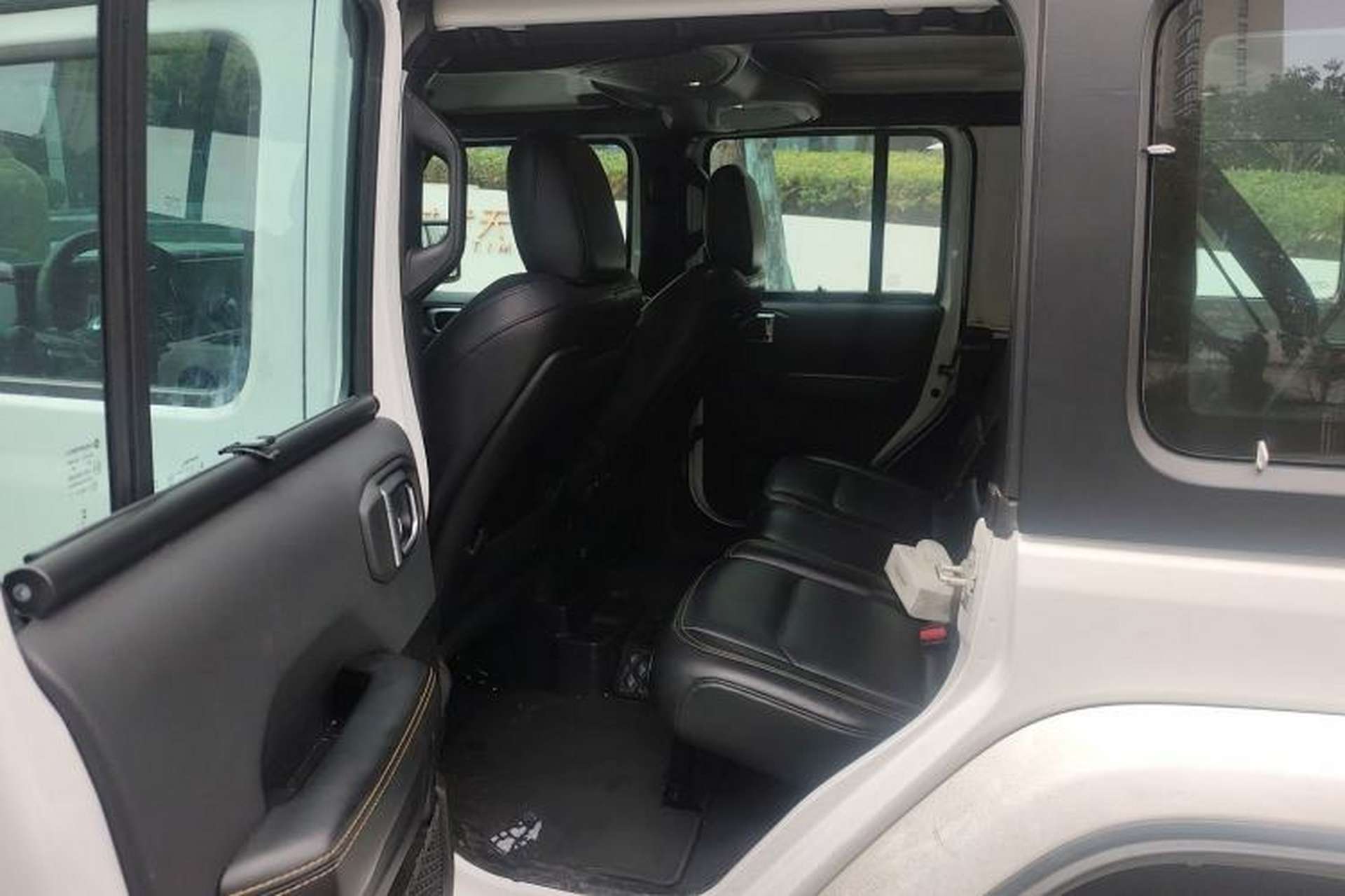 Used Jeep Wrangler 2024 2.0T Sahara Four-Door Edition Left Rear Seat