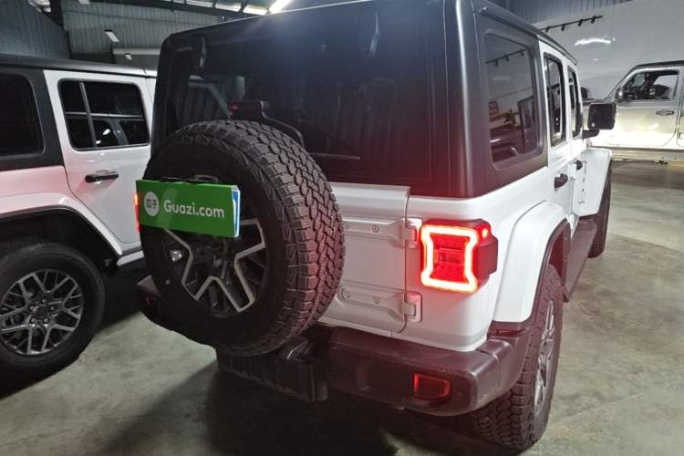 Used Jeep Wrangler 2024 2.0T Sahara Four-Door Edition Rear Right 45 Deg