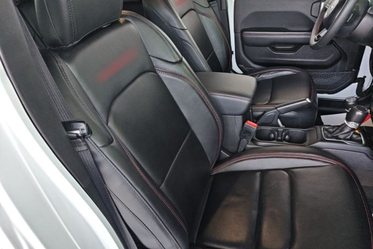 Used Jeep Wrangler 2024 2.0T Robin Hood Four-Door Edition Right Front Seat