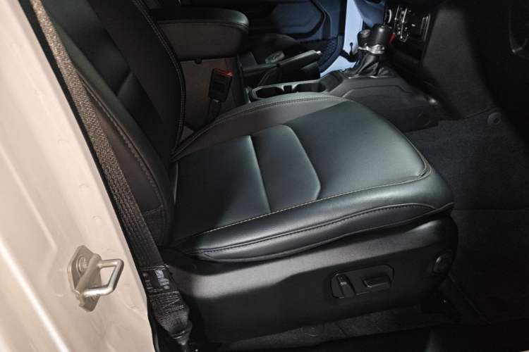 Used Jeep Wrangler 2024 2.0T Sahara Four-Door Edition Right Front Seat