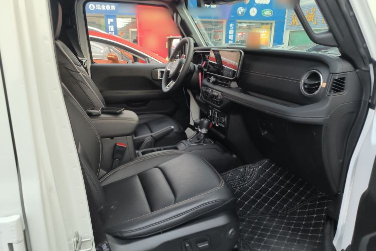 Used Jeep Wrangler 2024 2.0T Sahara Four-Door Edition Right Front Seat