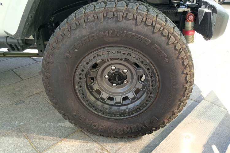 Used Jeep Wrangler 2024 2.0T Robin Hood Four-Door Edition Right Front Wheel Hub