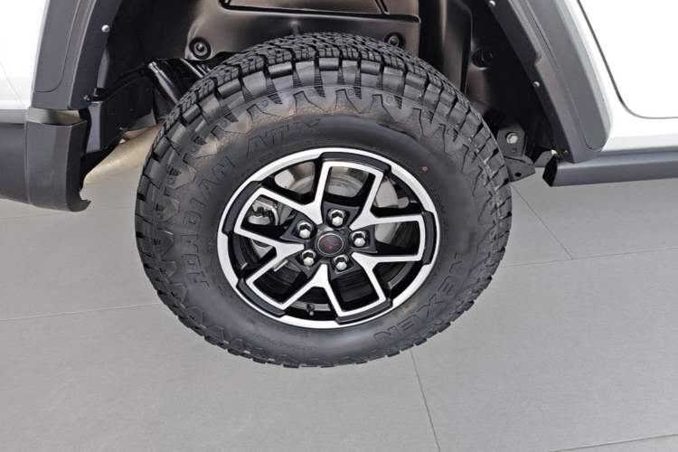 Used Jeep Wrangler 2024 2.0T Robin Hood Four-Door Edition Right Rear Wheel Hub