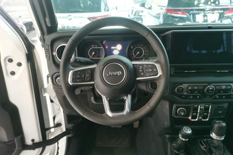 Used Jeep Wrangler 2024 2.0T Sahara Four-Door Edition Steering Wheel