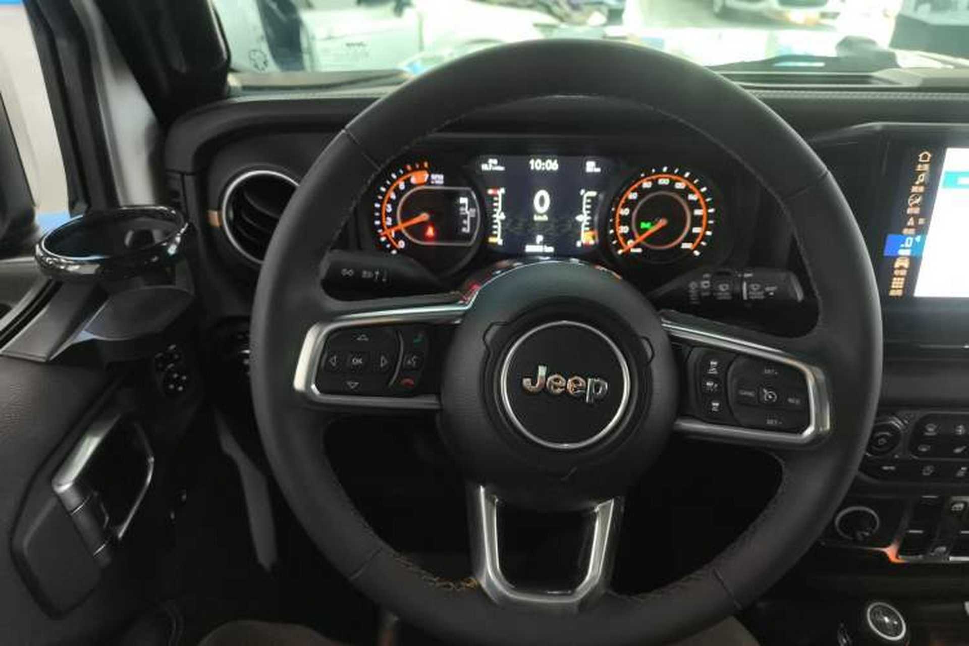 Used Jeep Wrangler 2024 2.0T Sahara Four-Door Edition Steering Wheel