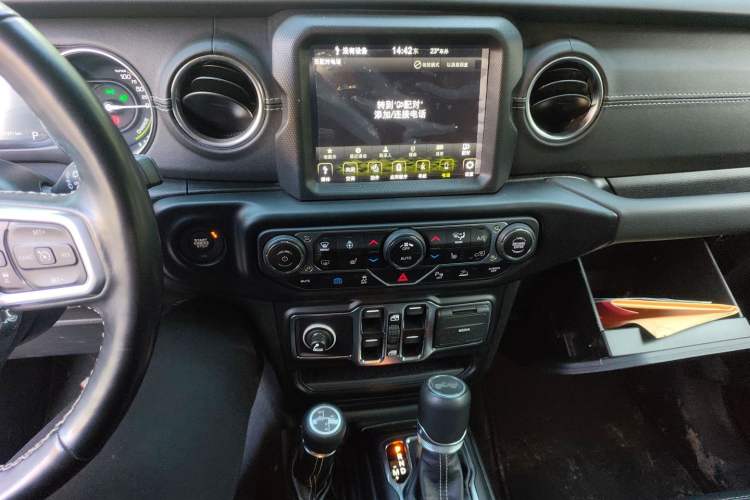 Used Jeep Wrangler New Energy 2021 Four-Door 2.0T 4xe Sahara Audio And AC Panel