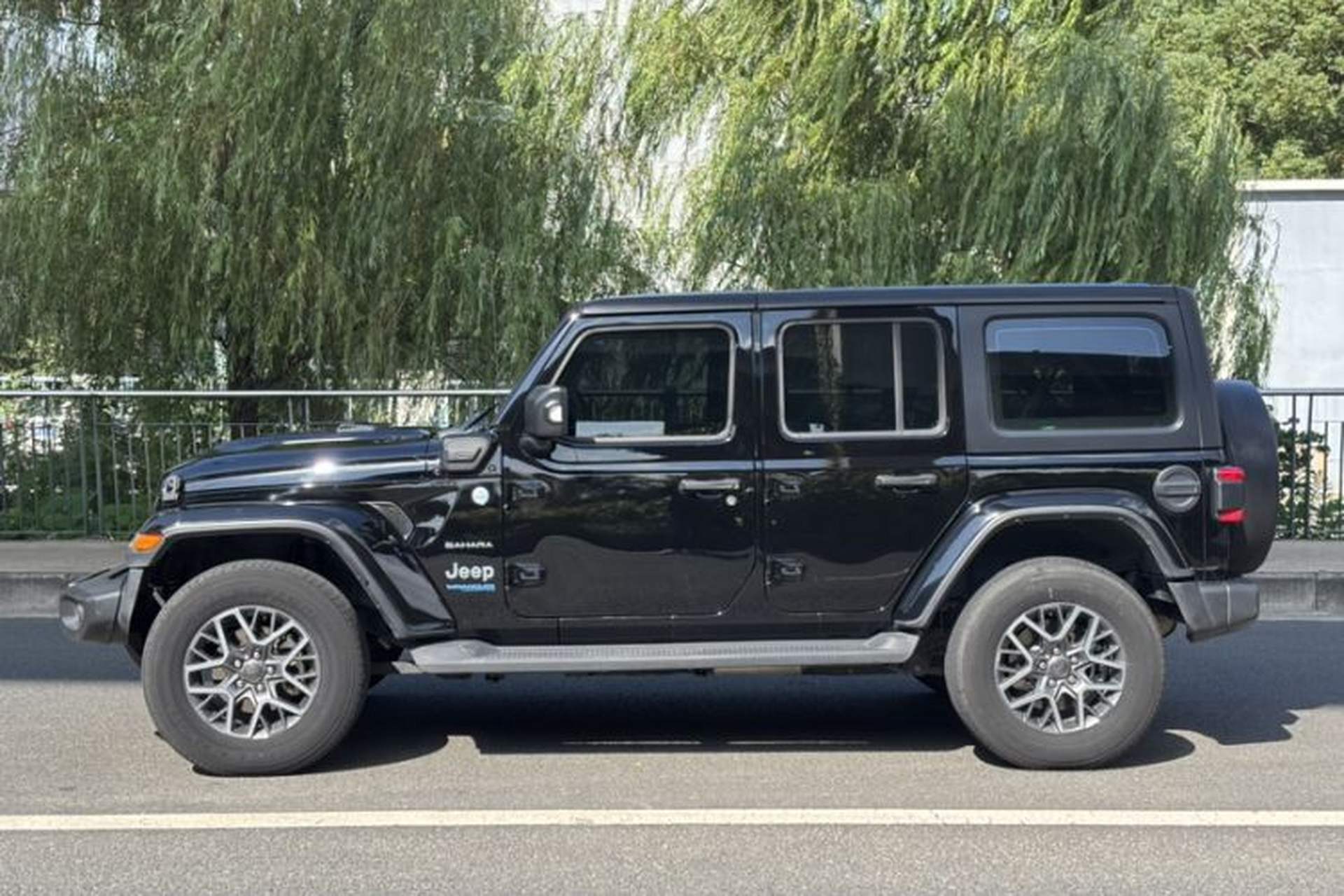 Used Jeep Wrangler New Energy 2021 Four-Door 2.0T 4xe Sahara Exterior 9