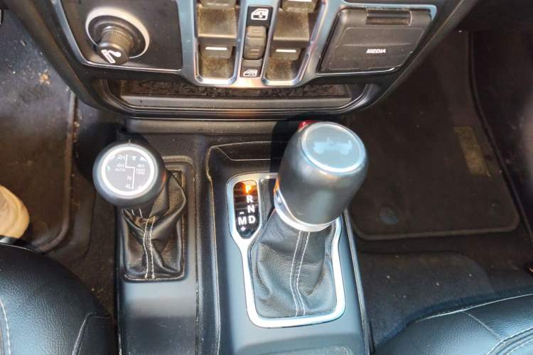 Used Jeep Wrangler New Energy 2021 Four-Door 2.0T 4xe Sahara First Edition Gear Lever