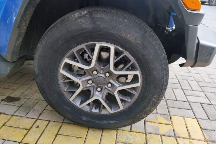 Used Jeep Wrangler New Energy 2021 Four-Door 2.0T 4xe Sahara First Edition Right Front Wheel Hub