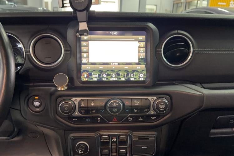 Used Jeep Wrangler New Energy 2021 Four-Door 2.0T 4xe Sahara First Edition Audio And AC Panel