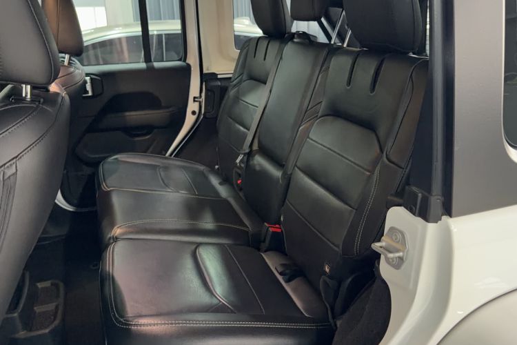 Used Jeep Wrangler New Energy 2021 Four-Door 2.0T 4xe Sahara First Edition Interior 2