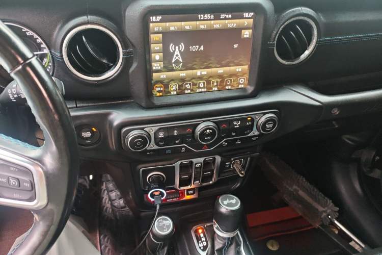 Used Jeep Wrangler New Energy 2021 Four-Door 2.0T 4xe Robin Hood Audio And AC Panel