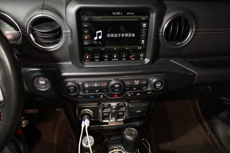 Used Jeep Wrangler New Energy 2021 Four-Door 2.0T 4xe Sahara Audio And AC Panel