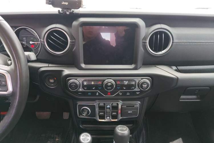 Used Jeep Wrangler New Energy 2021 Four-Door 2.0T 4xe Sahara Audio And AC Panel