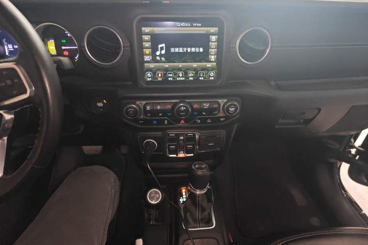 Used Jeep Wrangler New Energy 2021 Four-Door 2.0T 4xe Sahara Audio And AC Panel
