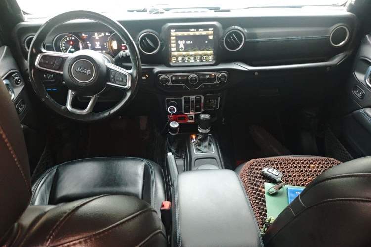 Used Jeep Wrangler New Energy 2021 Four-Door 2.0T 4xe Robin Hood Center Console