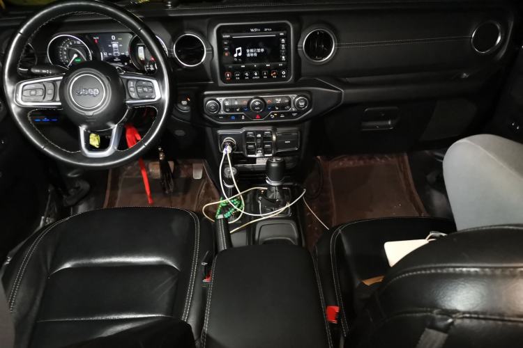 Used Jeep Wrangler New Energy 2021 Four-Door 2.0T 4xe Sahara Center Console