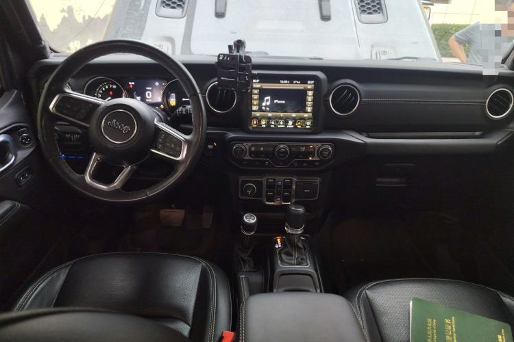Used Jeep Wrangler New Energy 2021 Four-Door 2.0T 4xe Sahara First Edition Center Console