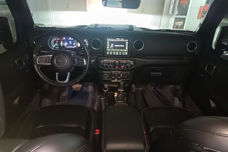 Used Jeep Wrangler New Energy 2021 Four-Door 2.0T 4xe Sahara Center Console