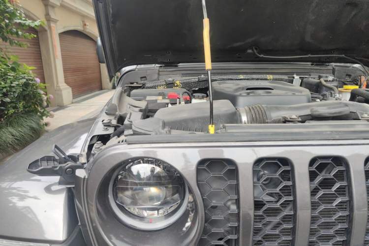 Used Jeep Wrangler New Energy 2021 Four-Door 2.0T 4xe Sahara Engine Bay Right