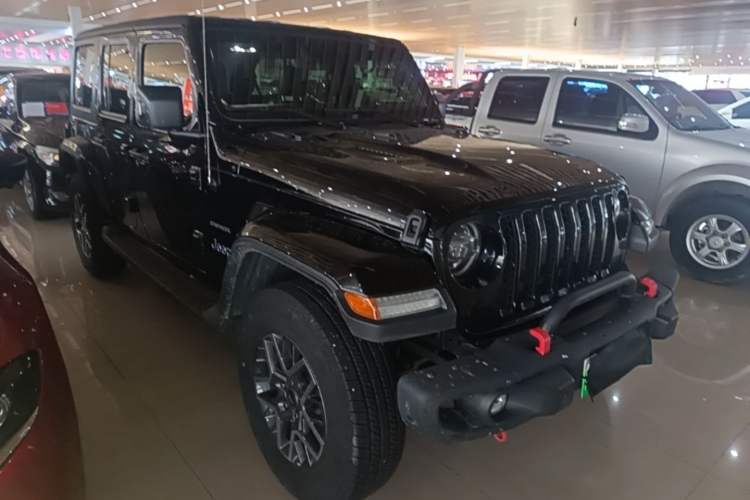 Used Jeep Wrangler New Energy 2021 Four-Door 2.0T 4xe Sahara Front Right 45 Deg