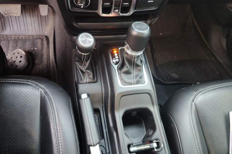 Used Jeep Wrangler New Energy 2021 Four-Door 2.0T 4xe Sahara First Edition Gear Lever