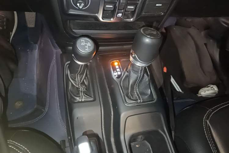 Used Jeep Wrangler New Energy 2021 Four-Door 2.0T 4xe Sahara Gear Lever