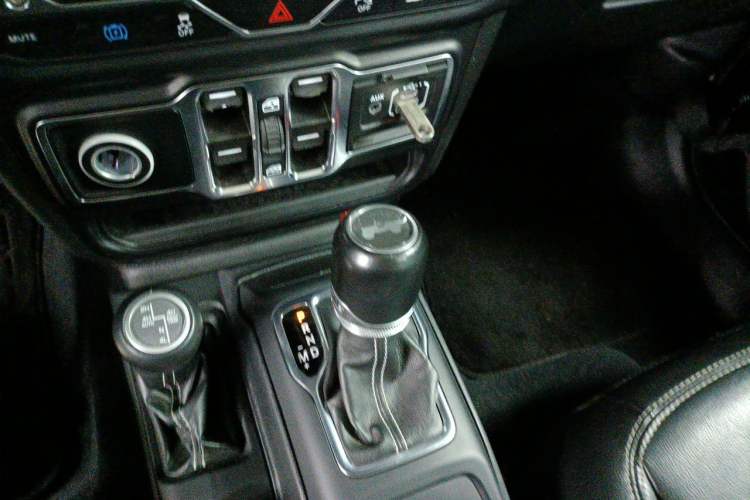 Used Jeep Wrangler New Energy 2021 Four-Door 2.0T 4xe Sahara Gear Lever