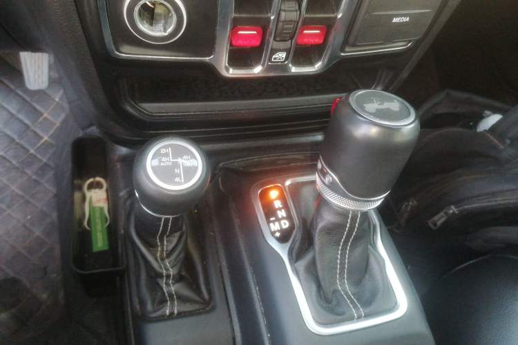 Used Jeep Wrangler New Energy 2021 Four-Door 2.0T 4xe Sahara Gear Lever