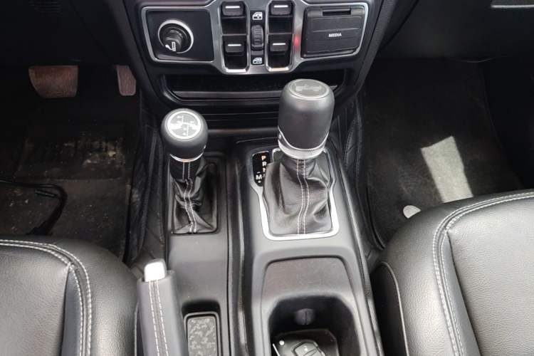 Used Jeep Wrangler New Energy 2021 Four-Door 2.0T 4xe Sahara Gear Lever